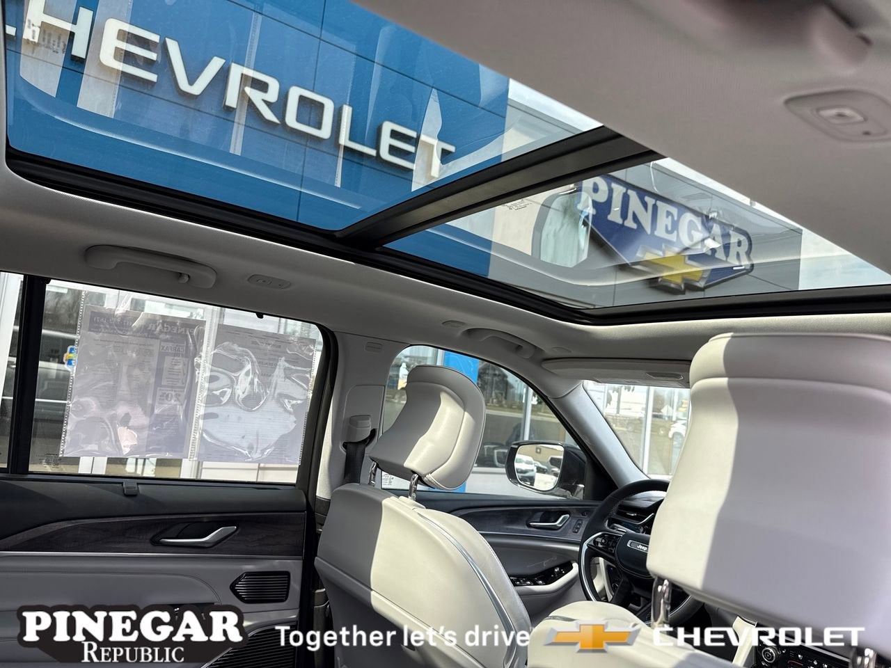 2022 Jeep Grand Cherokee 4xe Overland