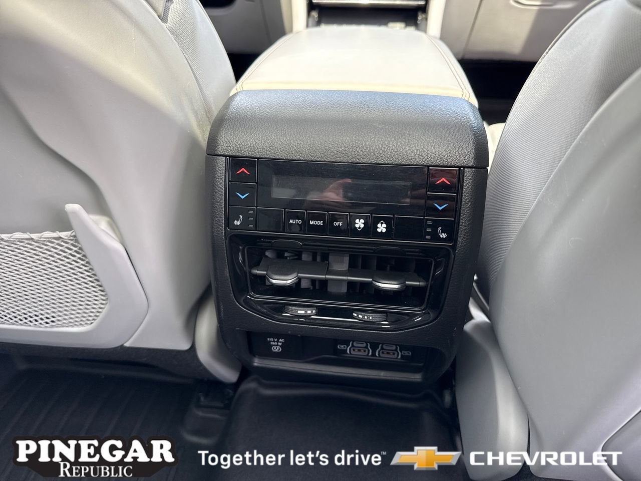 2022 Jeep Grand Cherokee 4xe Overland