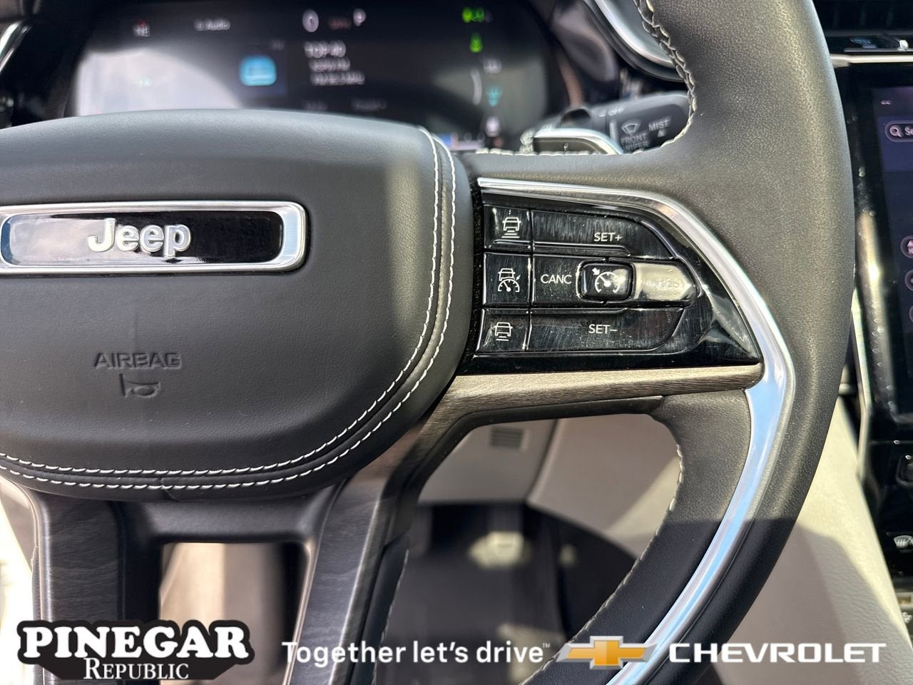 2022 Jeep Grand Cherokee 4xe Overland