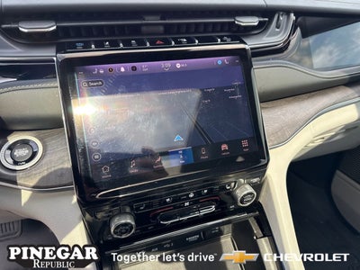 2022 Jeep Grand Cherokee 4xe Overland