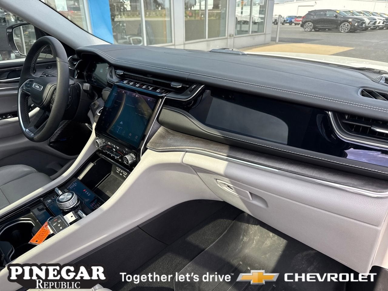 2022 Jeep Grand Cherokee 4xe Overland