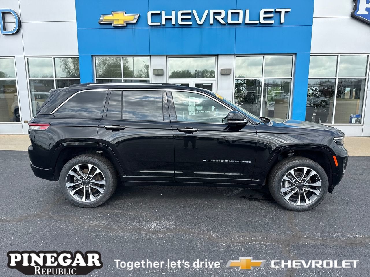 2022 Jeep Grand Cherokee 4xe Overland