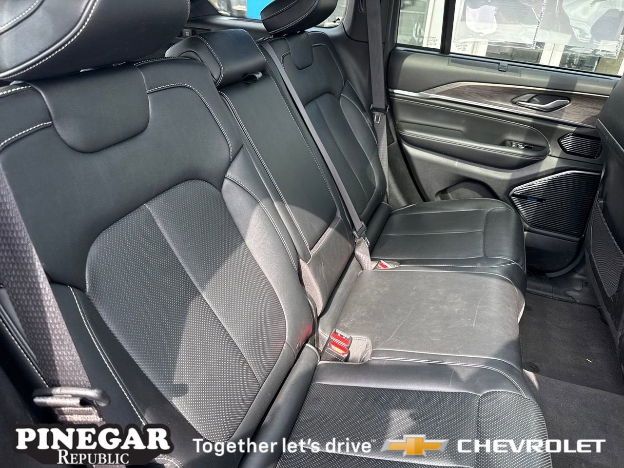 2022 Jeep Grand Cherokee 4xe Overland