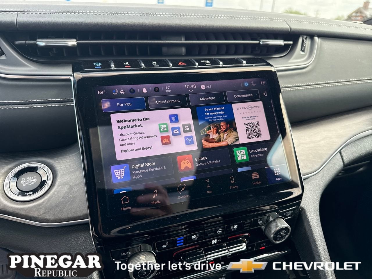 2022 Jeep Grand Cherokee 4xe Overland