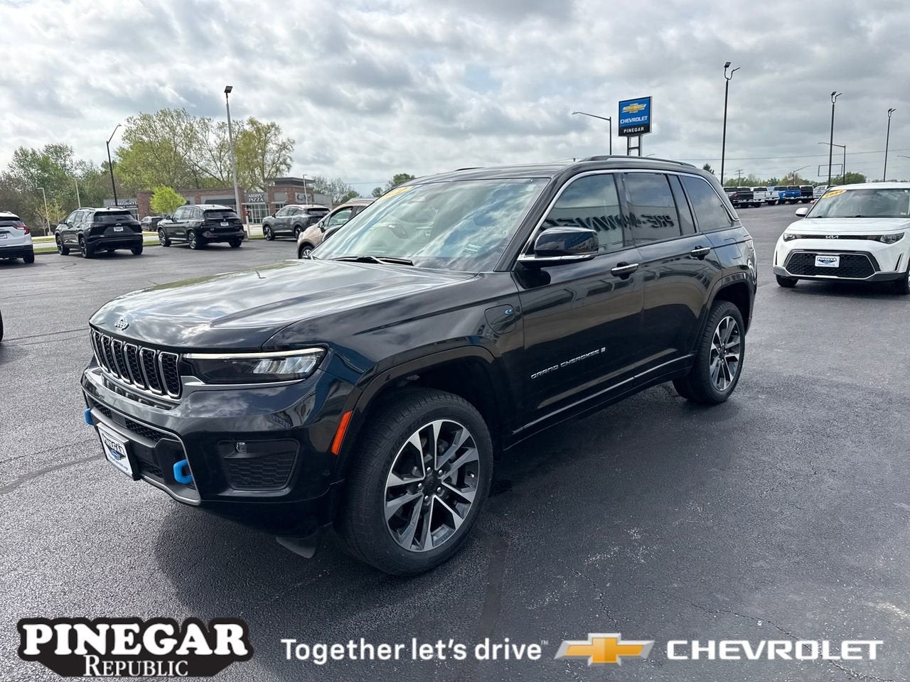2022 Jeep Grand Cherokee 4xe Overland