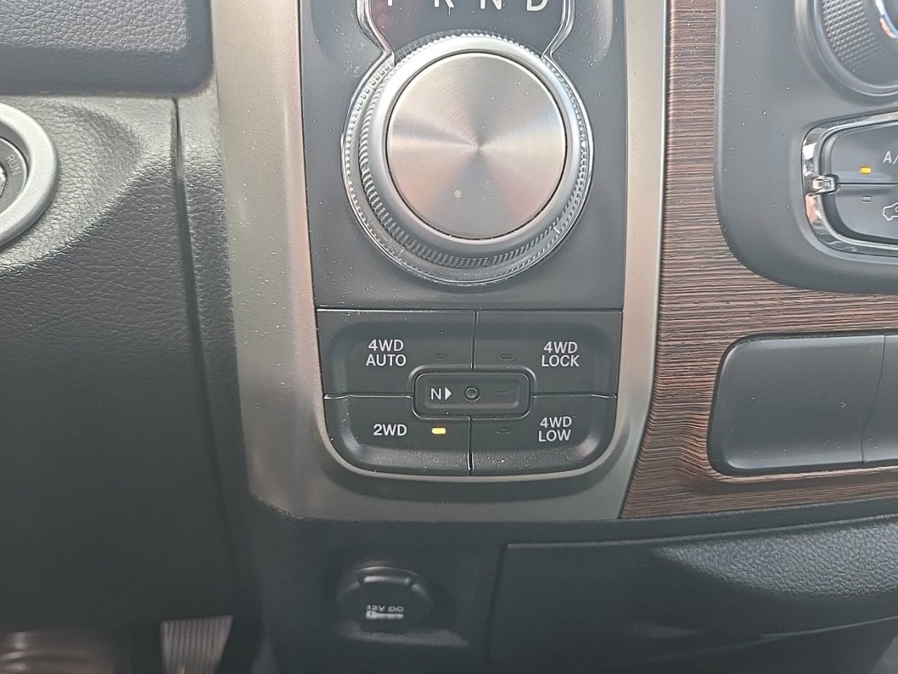 2018 RAM 1500 Laramie Crew Cab 4x4 5'7" Box