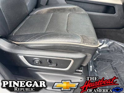 2020 RAM 1500 Laramie Quad Cab 4x4 6'4" Box