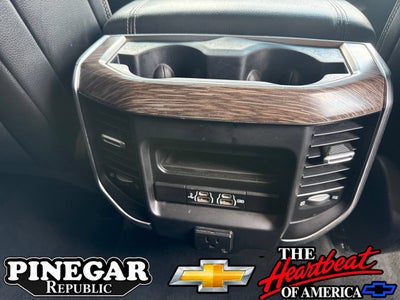 2020 RAM 1500 Laramie Quad Cab 4x4 6'4" Box