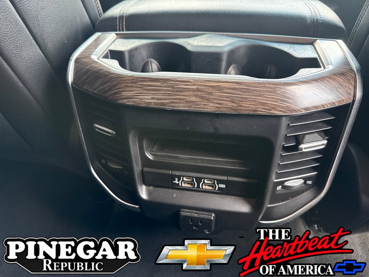 2020 RAM 1500 Laramie Quad Cab 4x4 6'4" Box