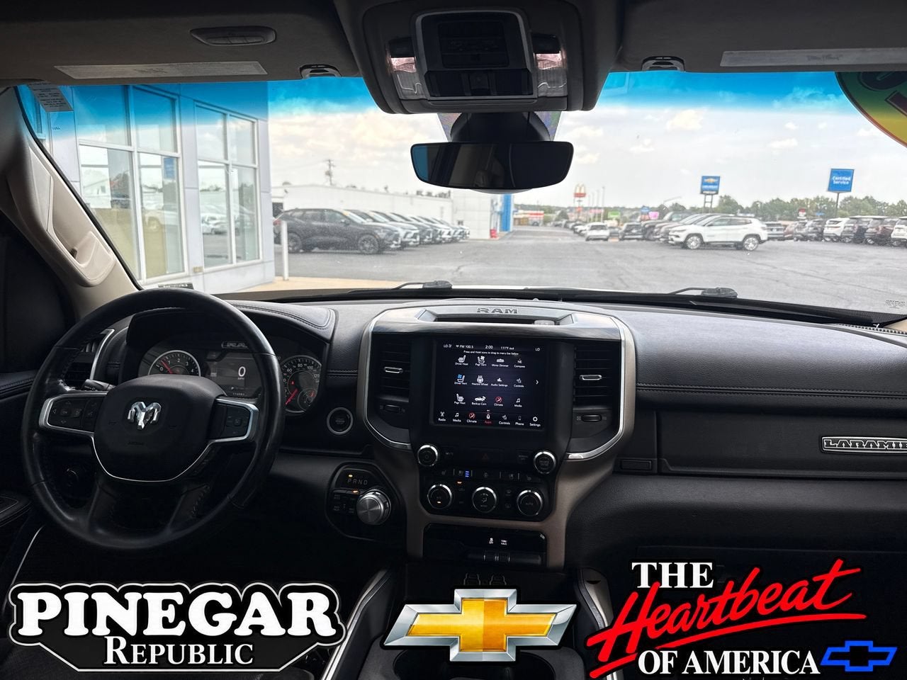 2020 RAM 1500 Laramie Quad Cab 4x4 6'4" Box