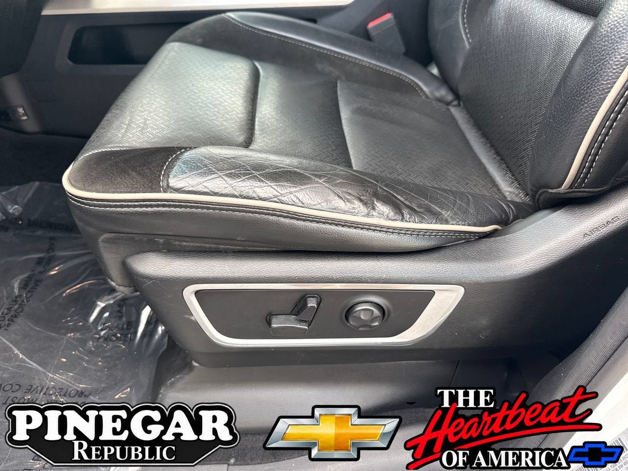 2020 RAM 1500 Laramie Quad Cab 4x4 6'4" Box