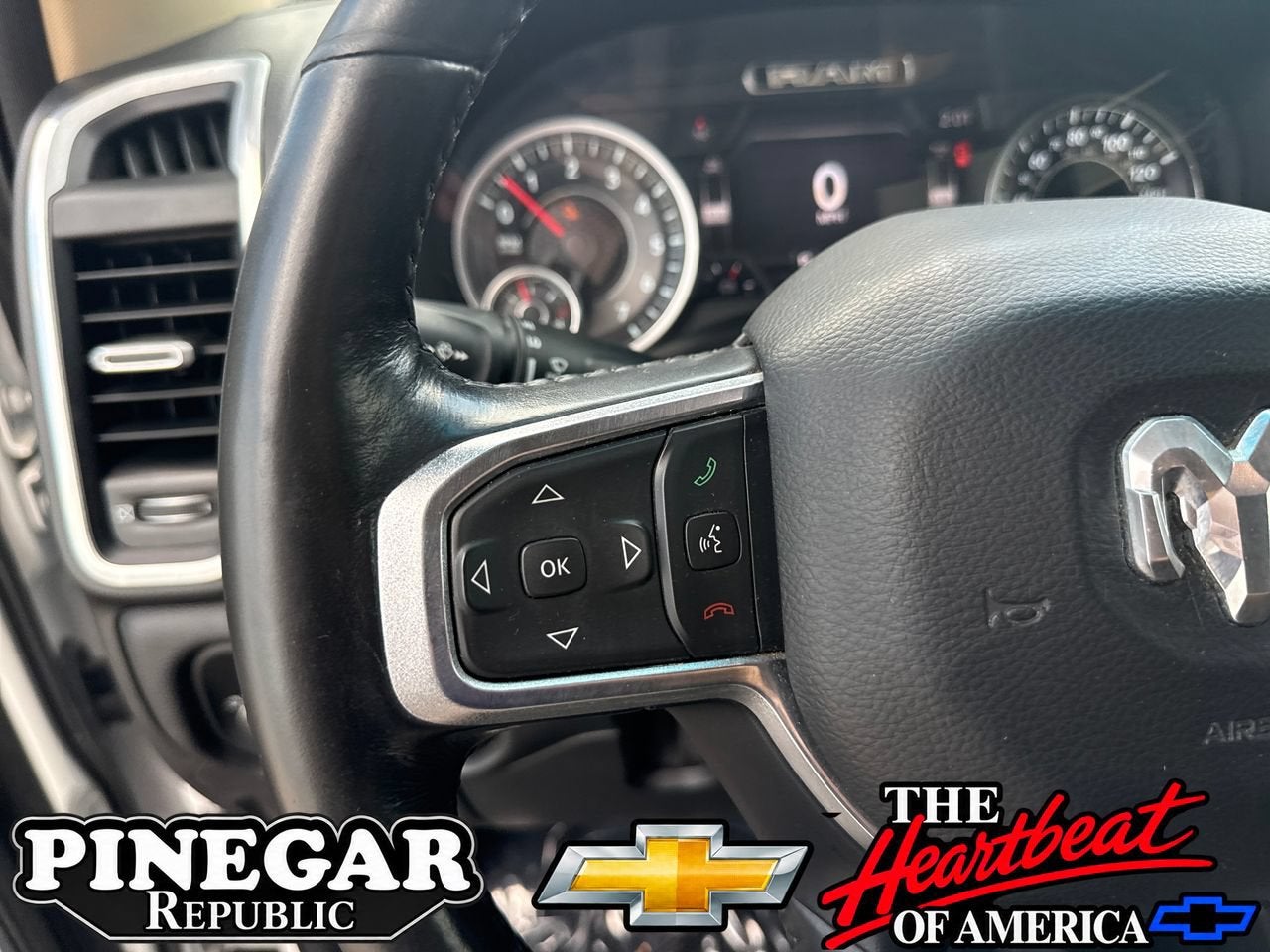 2020 RAM 1500 Laramie Quad Cab 4x4 6'4" Box