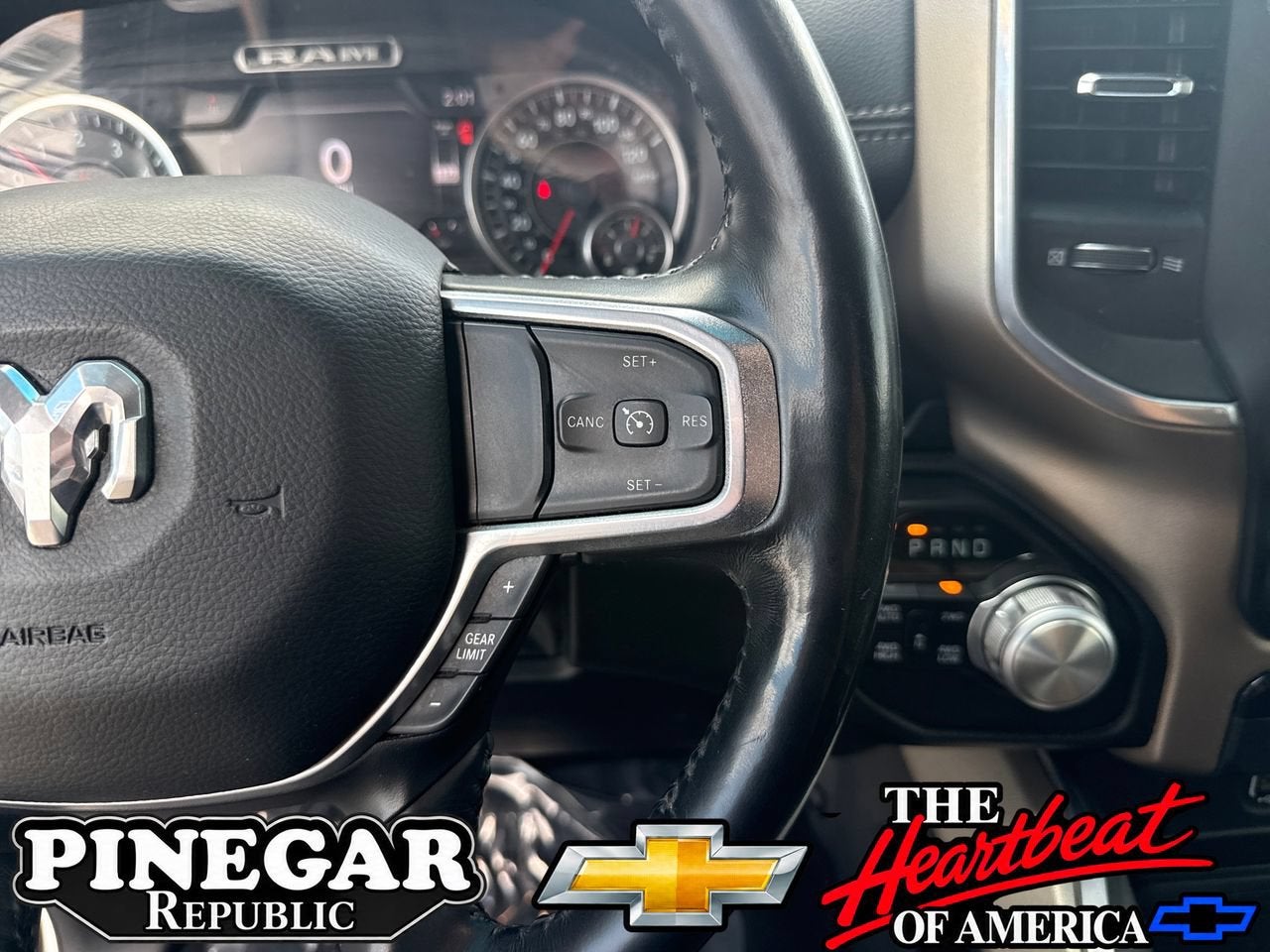 2020 RAM 1500 Laramie Quad Cab 4x4 6'4" Box
