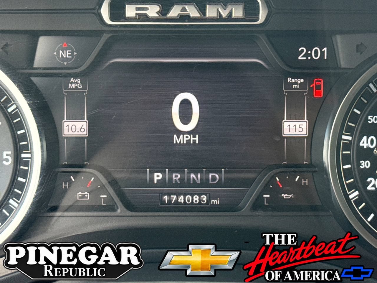 2020 RAM 1500 Laramie Quad Cab 4x4 6'4" Box