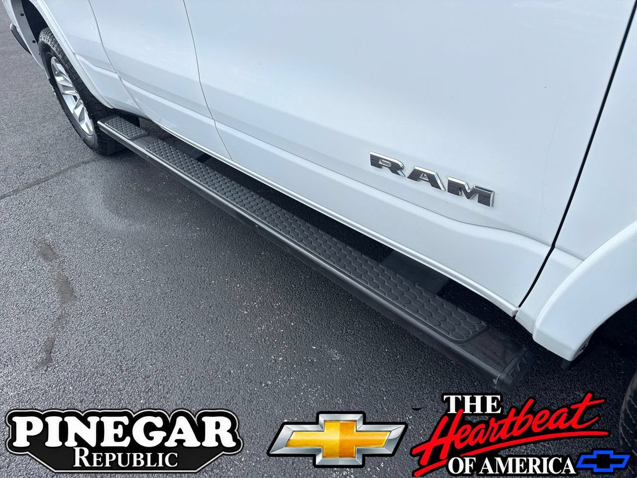 2020 RAM 1500 Laramie Quad Cab 4x4 6'4" Box