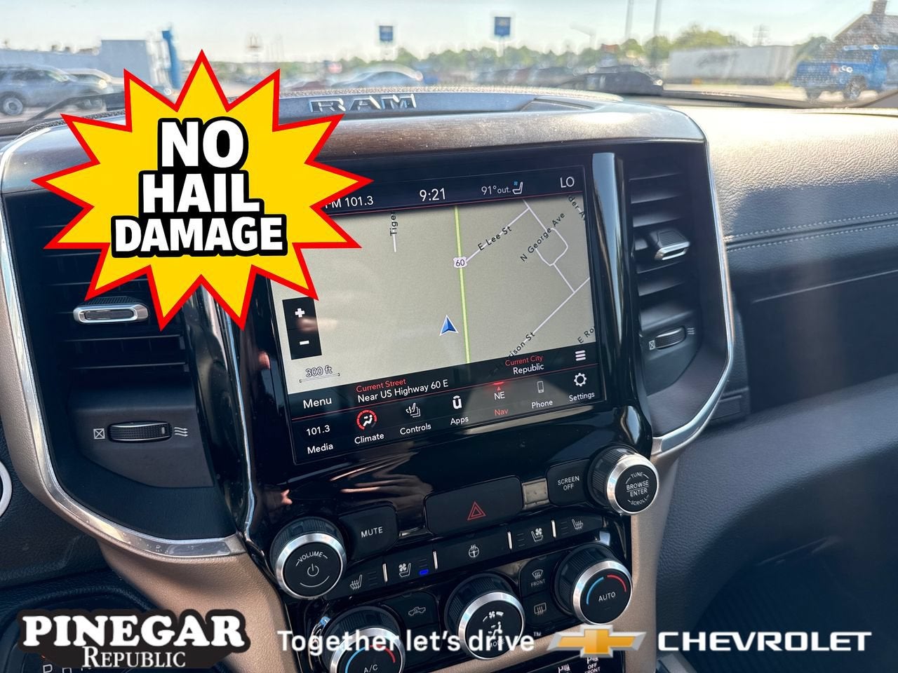 2021 RAM 1500 Laramie Crew Cab 4x4 5'7" Box