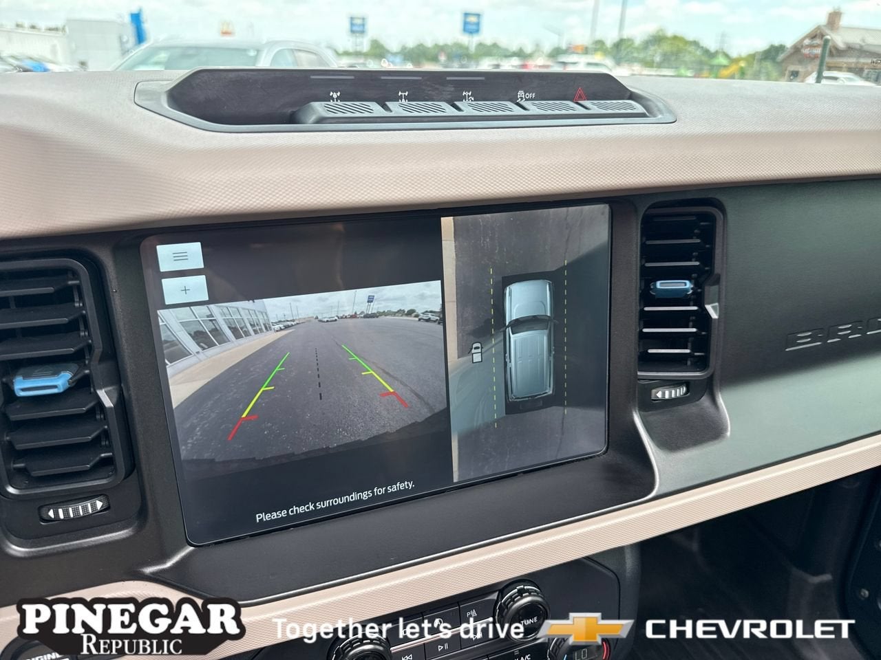 2023 Ford Bronco 4-Door Wildtrak - Photo 28