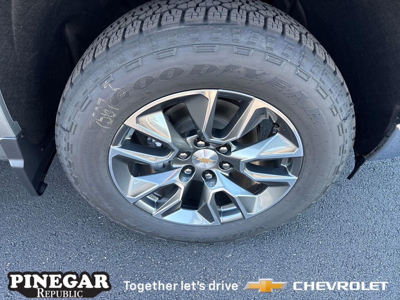 2026 Chevrolet Silverado 1500 LT (2FL)