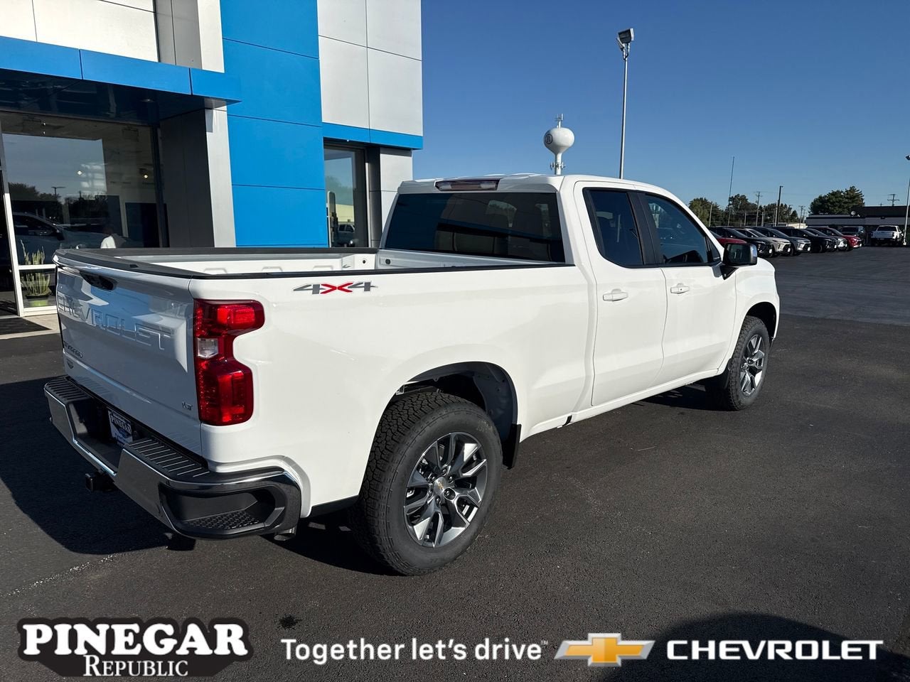 2026 Chevrolet Silverado 1500 LT (2FL)