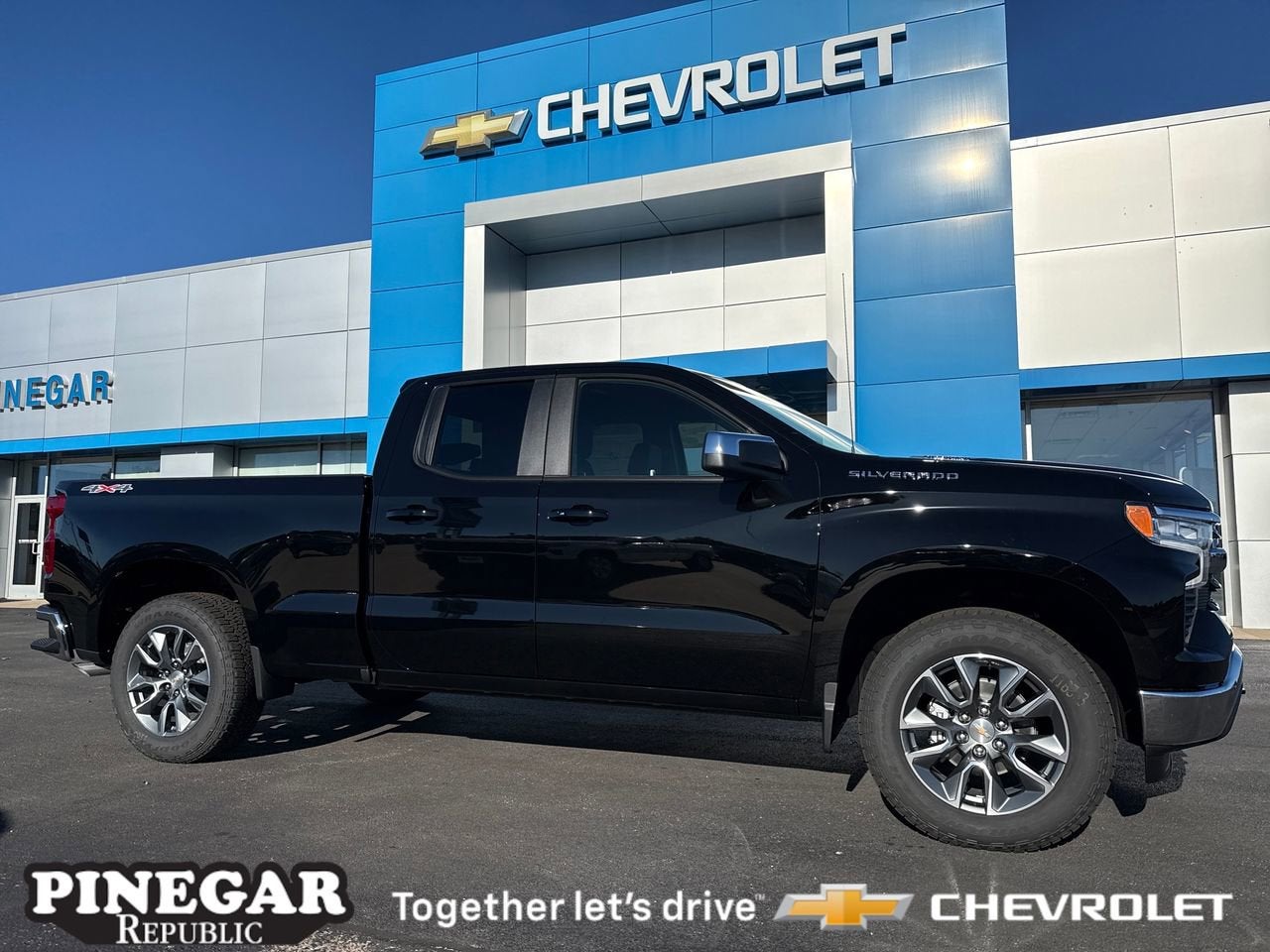 2026 Chevrolet Silverado 1500 LT (2FL)