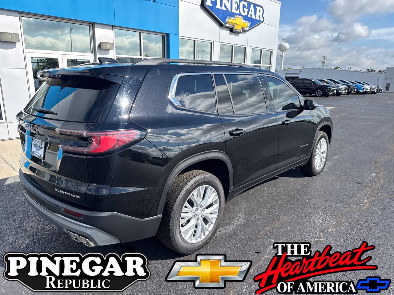 2026 GMC Acadia Elevation