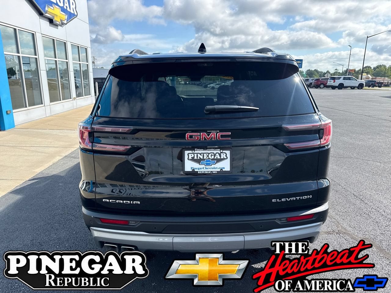 2026 GMC Acadia Elevation