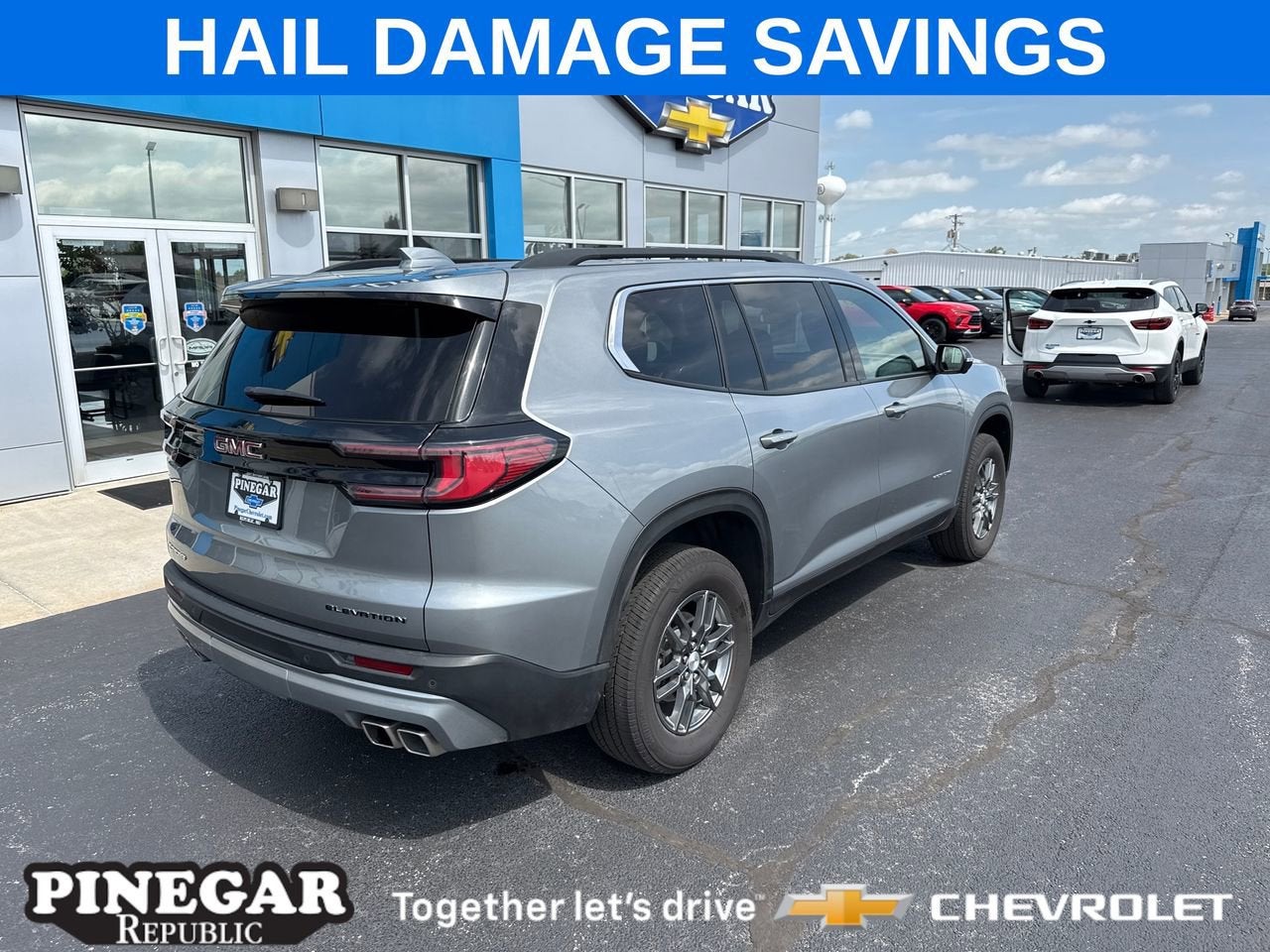 2025 GMC Acadia Elevation