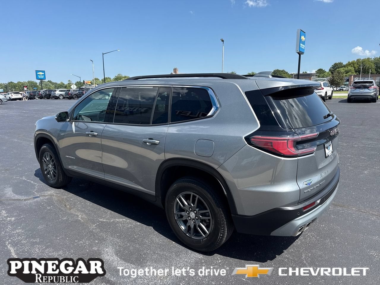 2025 GMC Acadia Elevation