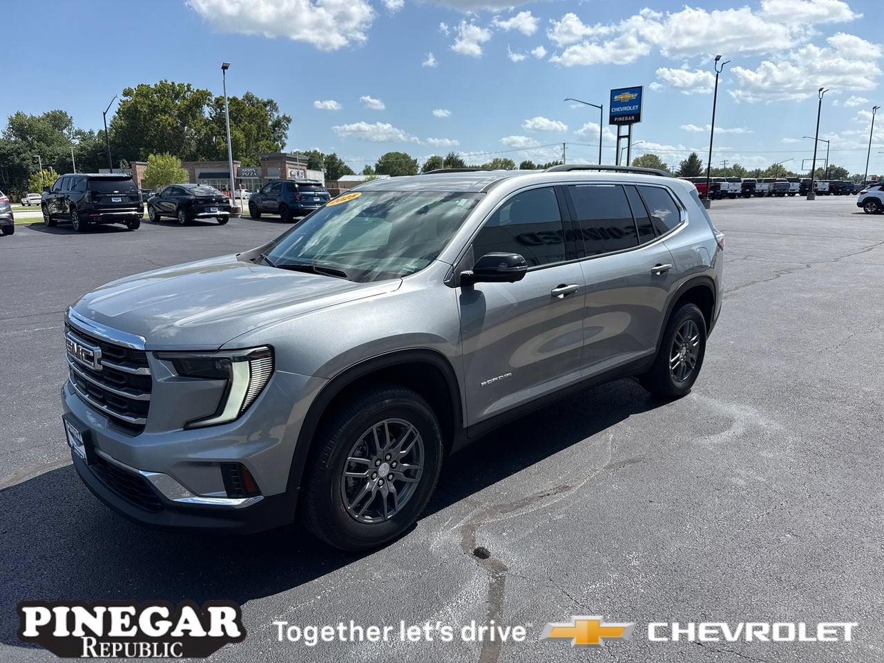2025 GMC Acadia Elevation