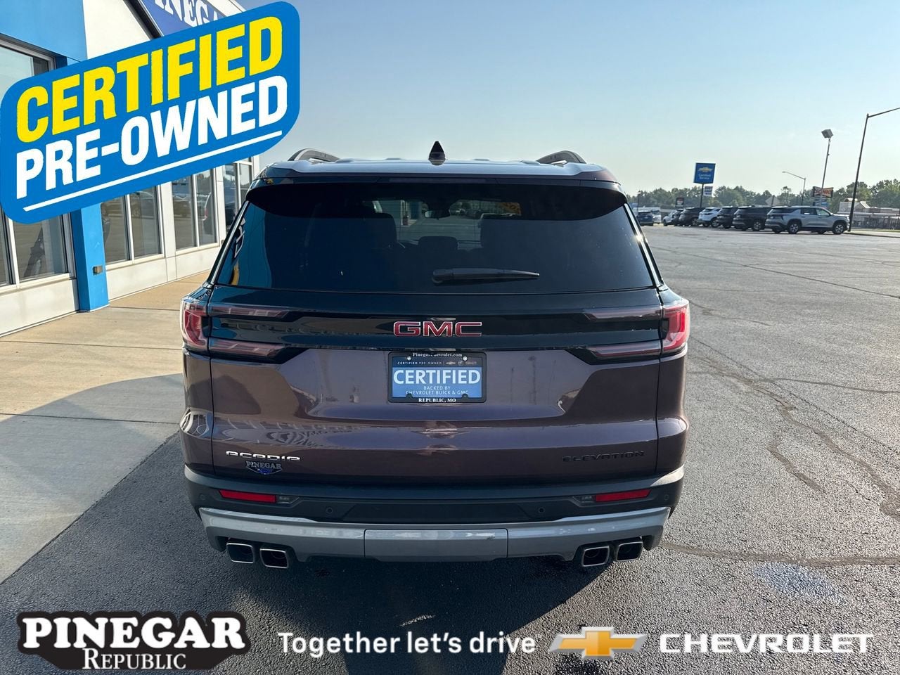 2025 GMC Acadia Elevation