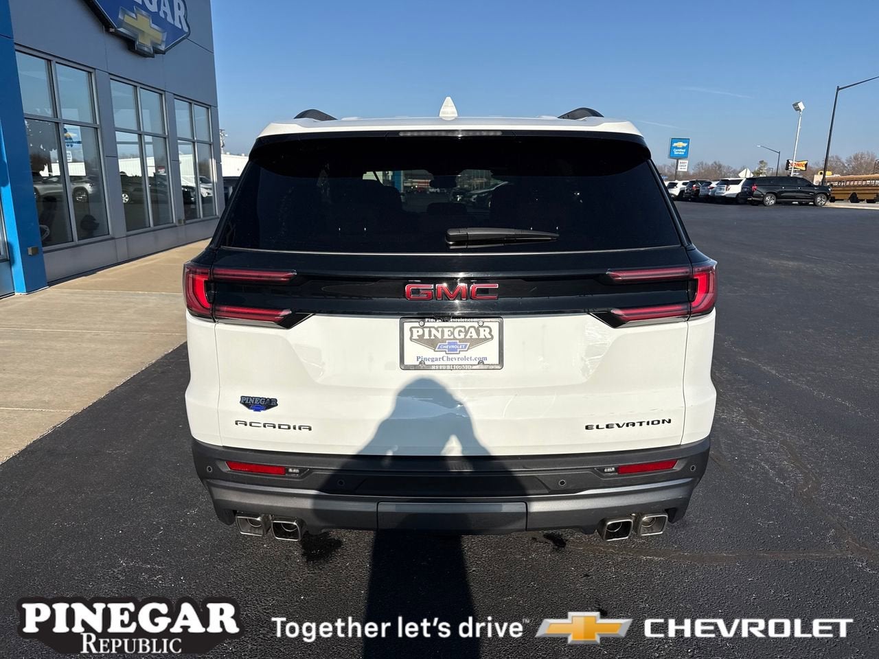 2025 GMC Acadia Elevation