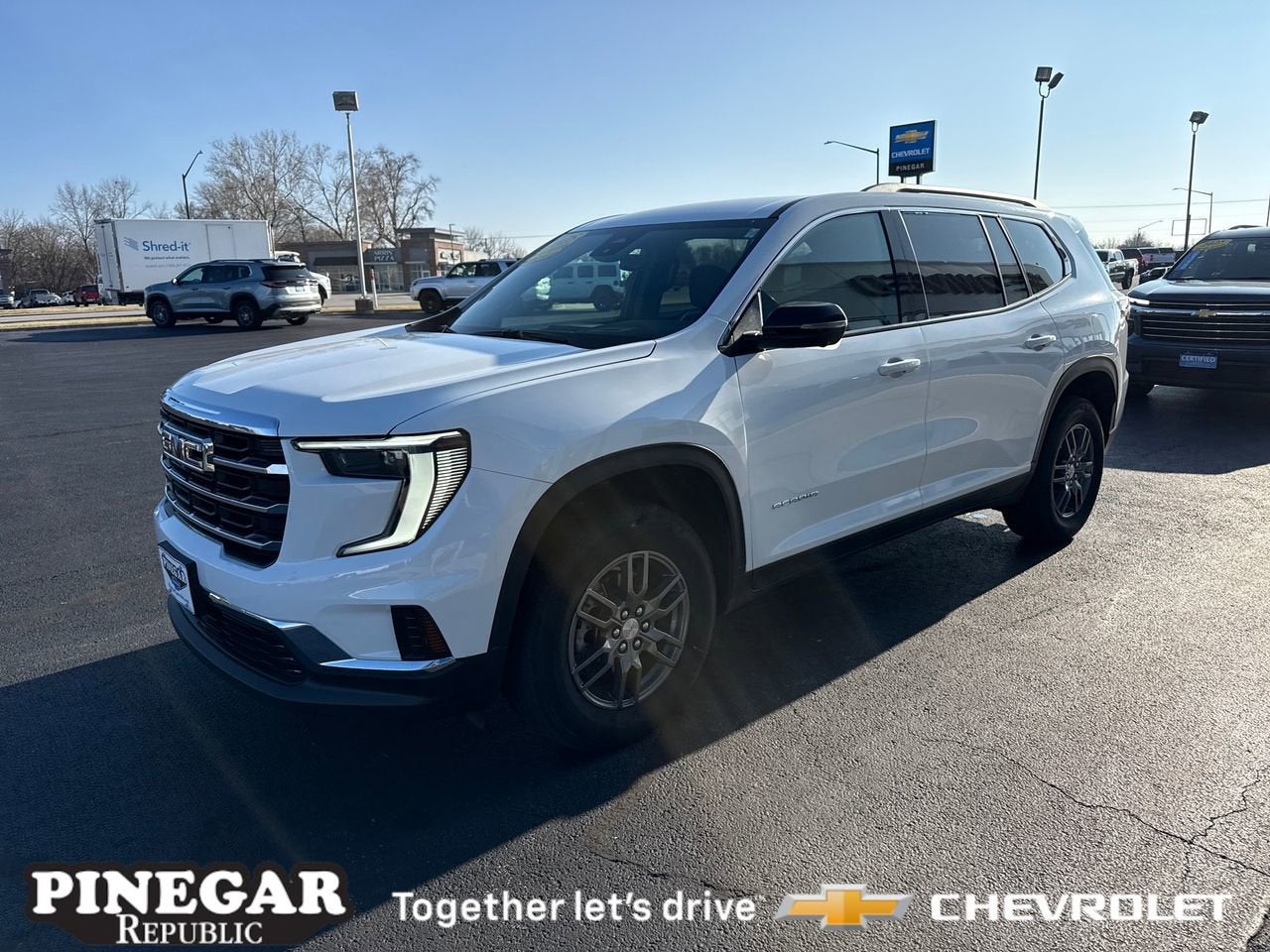 2025 GMC Acadia Elevation