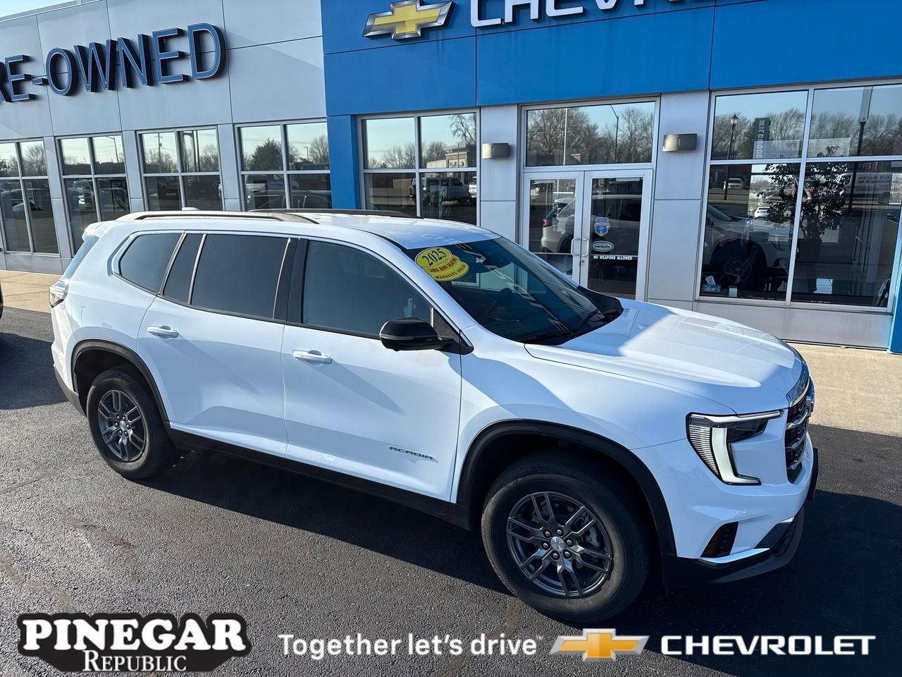 2025 GMC Acadia Elevation