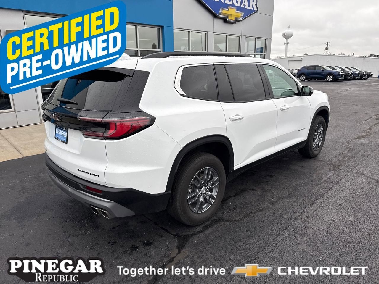 2025 GMC Acadia Elevation