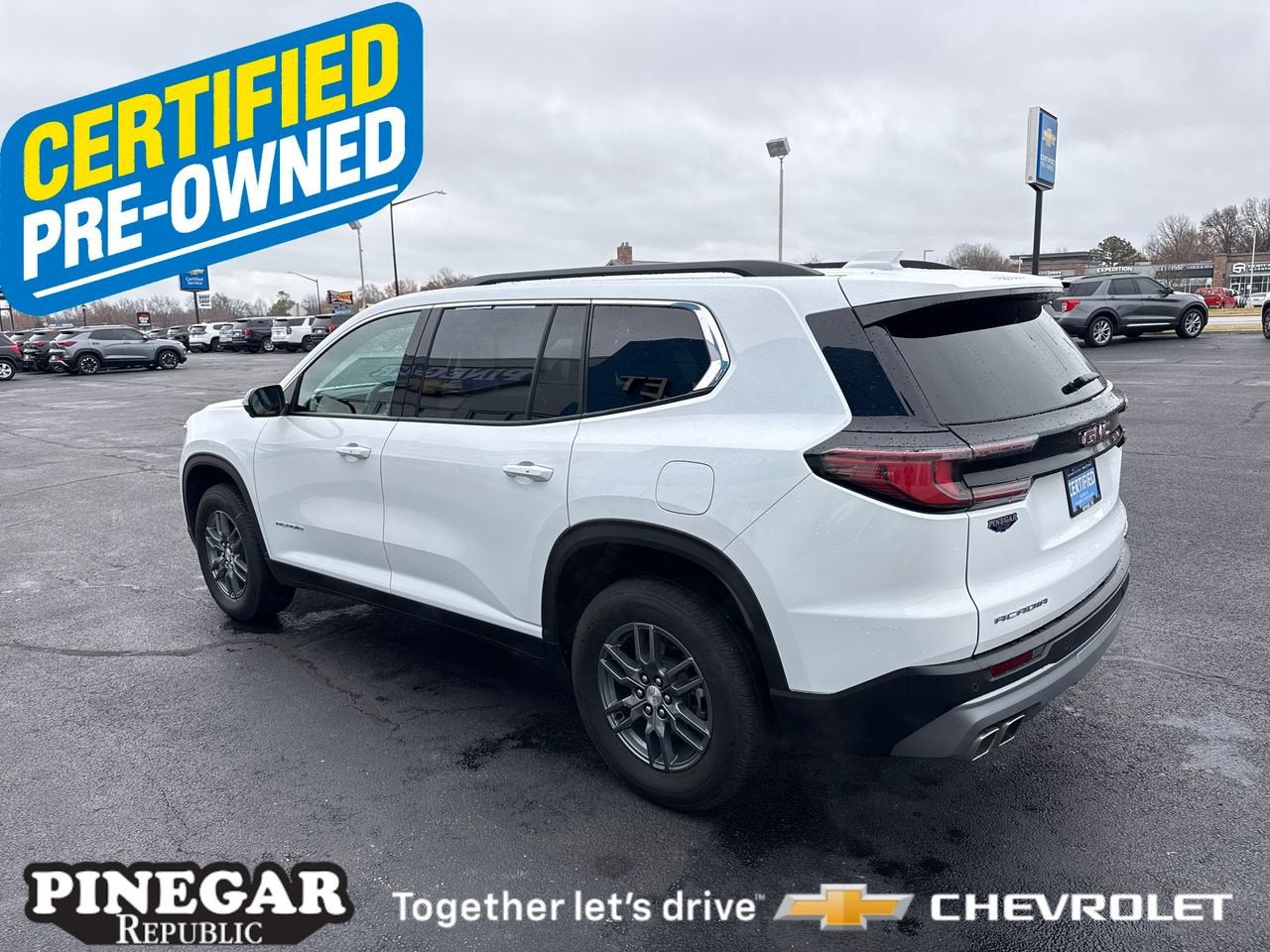 2025 GMC Acadia Elevation