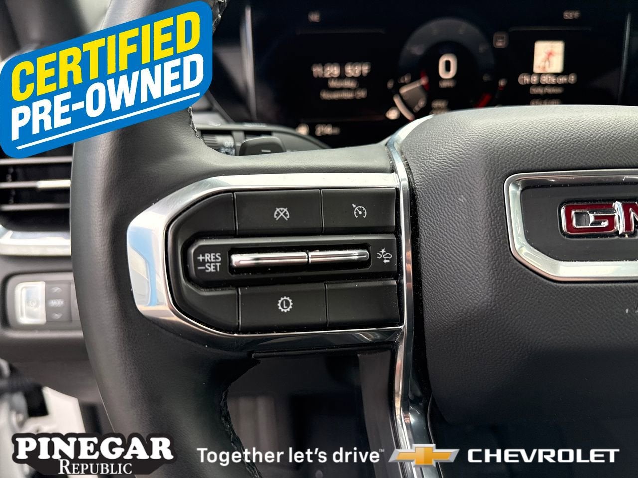 2025 GMC Acadia Elevation