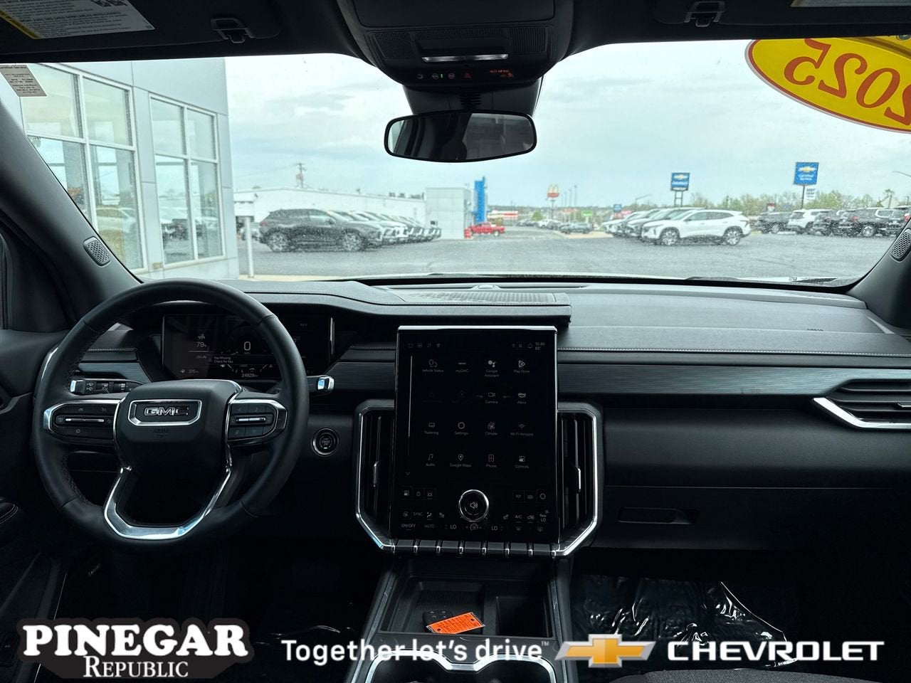 2025 GMC Acadia Elevation