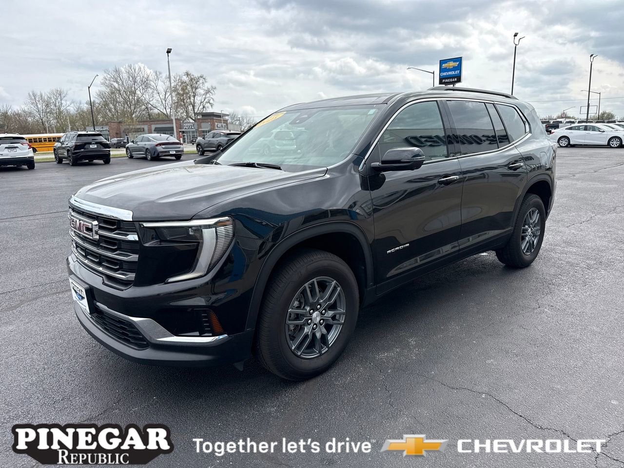 2025 GMC Acadia Elevation