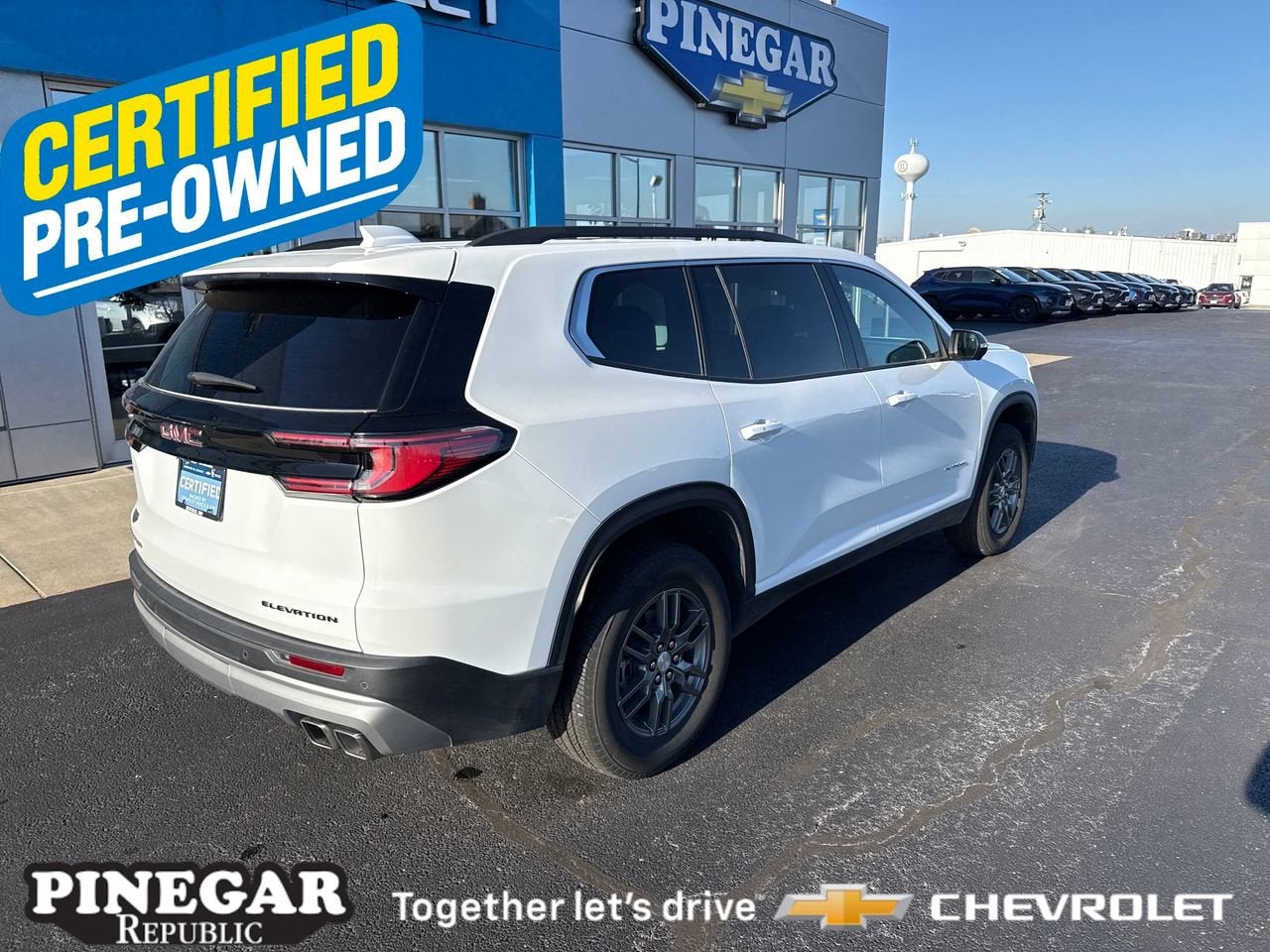 2025 GMC Acadia Elevation