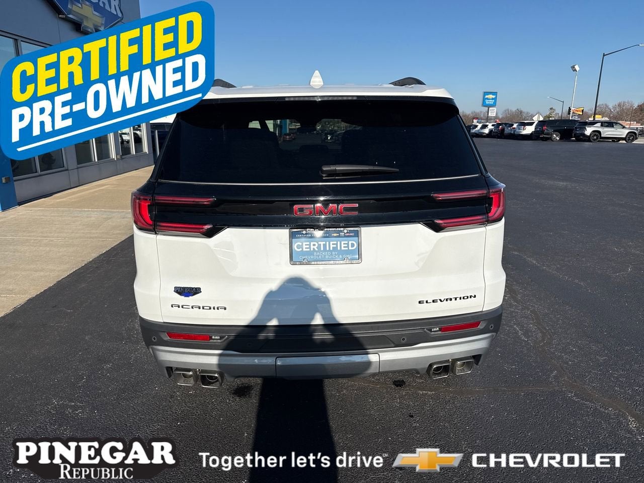 2025 GMC Acadia Elevation