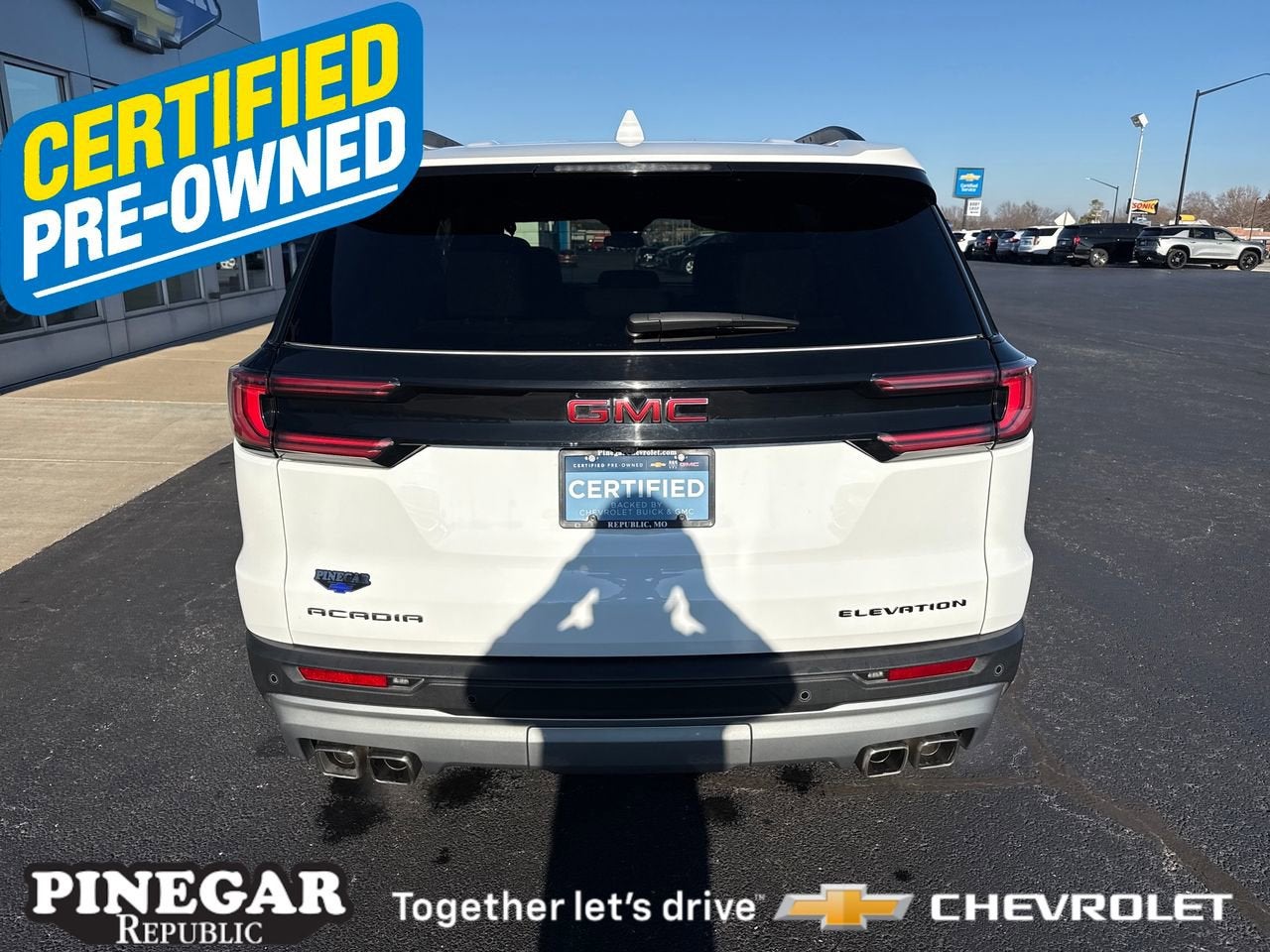 2025 GMC Acadia Elevation