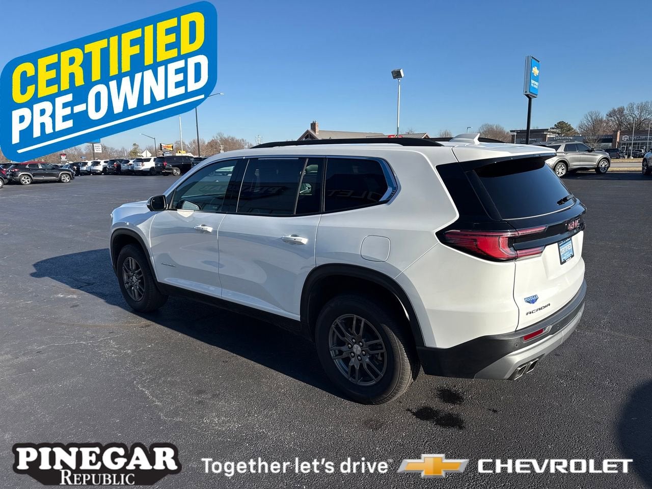 2025 GMC Acadia Elevation