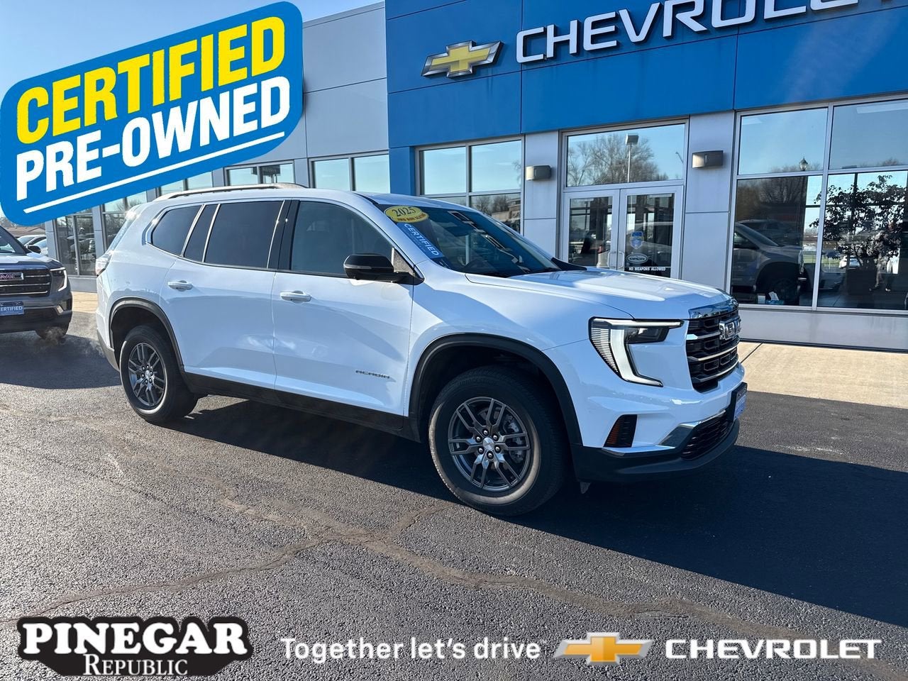 2025 GMC Acadia Elevation