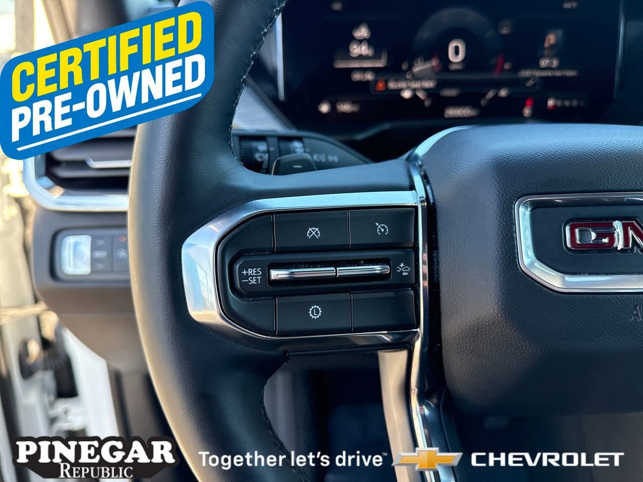 2025 GMC Acadia Elevation