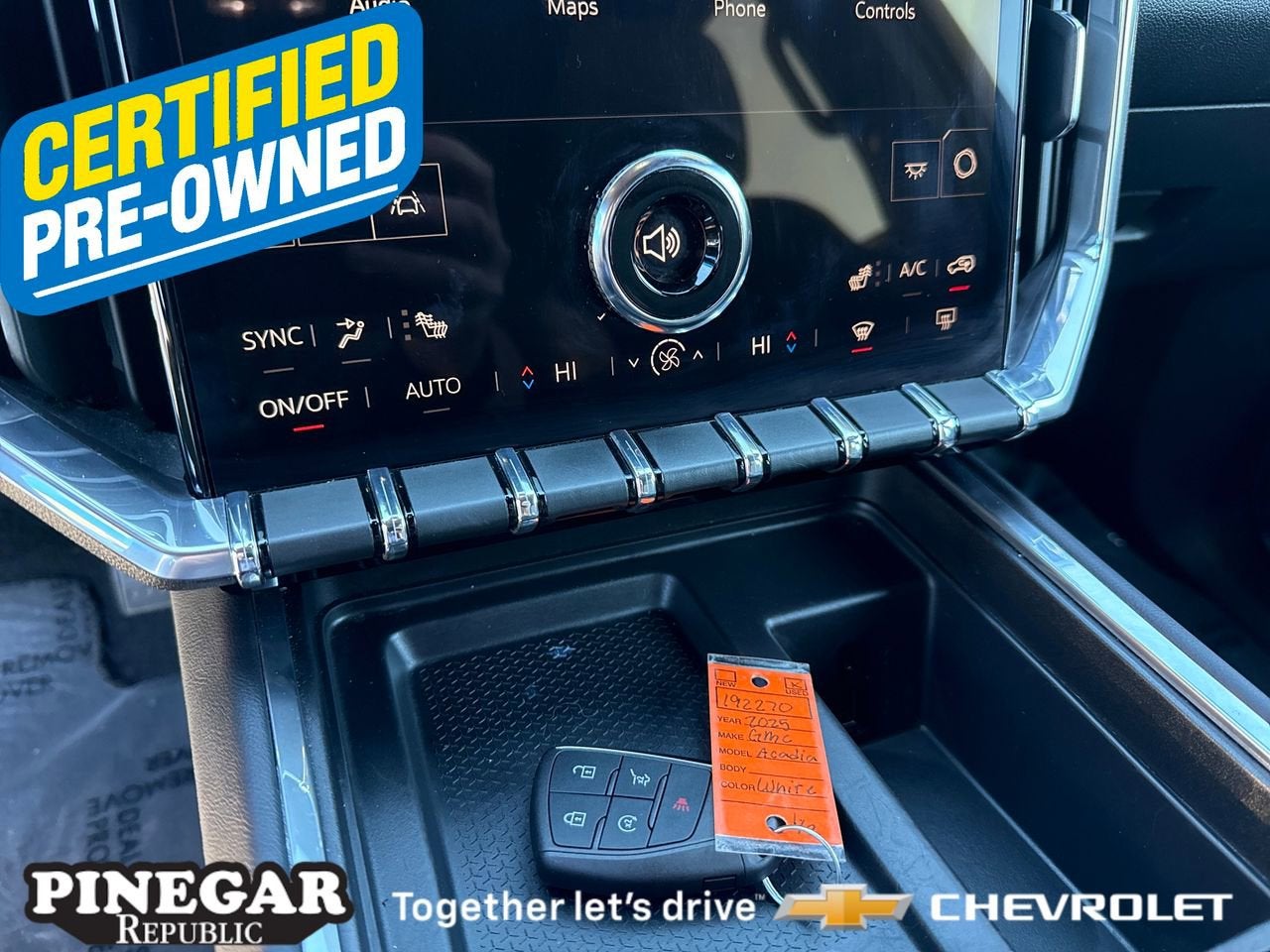 2025 GMC Acadia Elevation