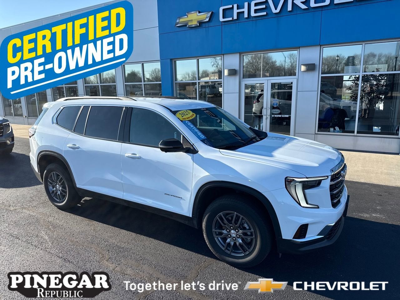 2025 GMC Acadia Elevation