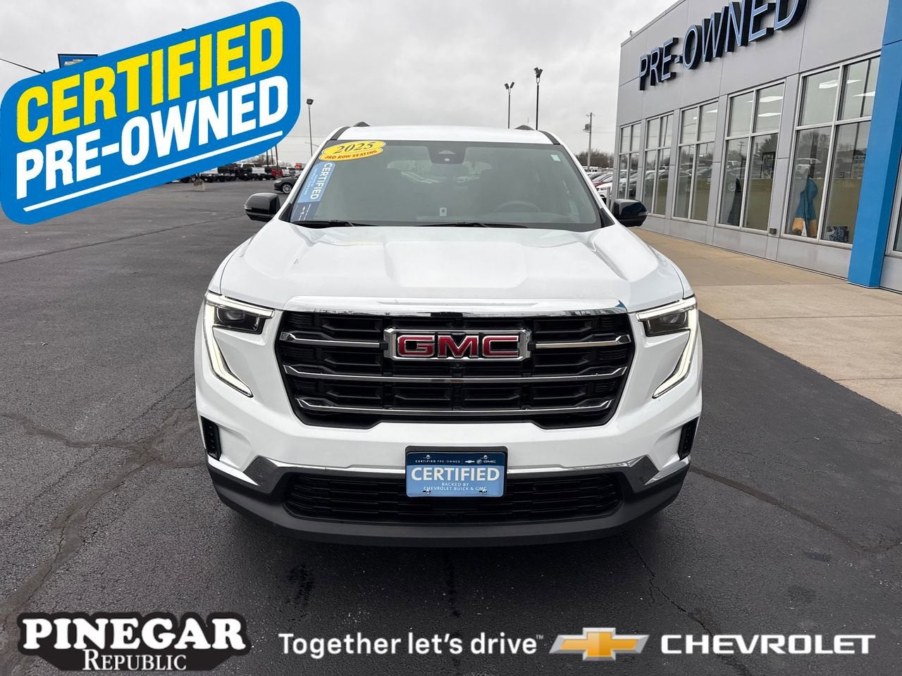 2025 GMC Acadia Elevation