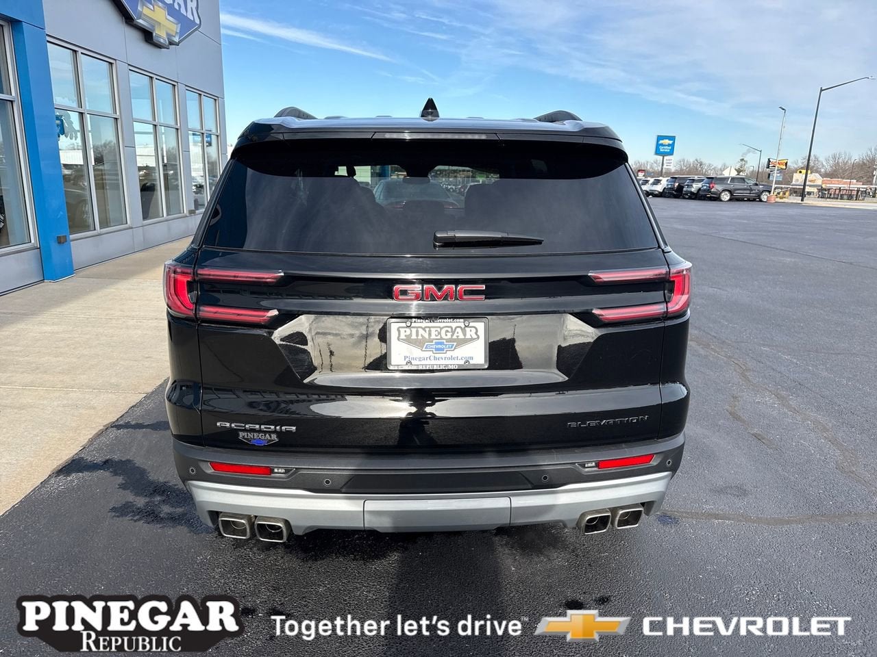 2025 GMC Acadia Elevation