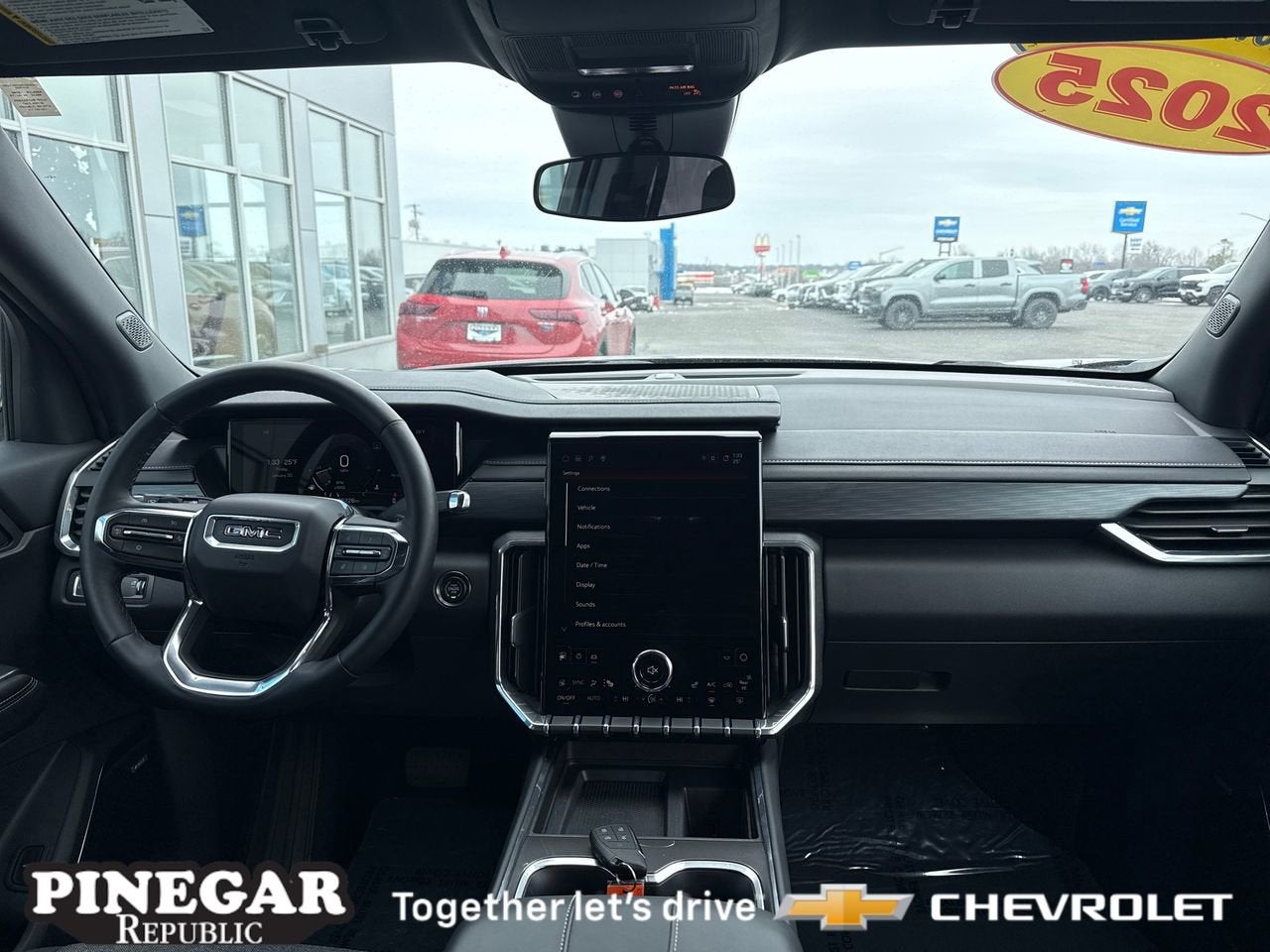 2025 GMC Acadia Elevation