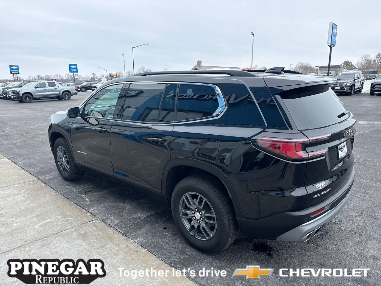 2025 GMC Acadia Elevation